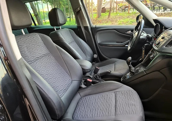 Opel Zafira cena 37500 przebieg: 273000, rok produkcji 2013 z Starachowice małe 137